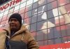 Redaksi Gilabola.com Bayu Indrajati di depan Stadion Anfield