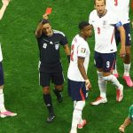 Wasit memberikan kartu merah pada Jarell Quansah
