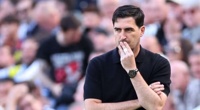 Andoni Iraola pelatih Liverpool