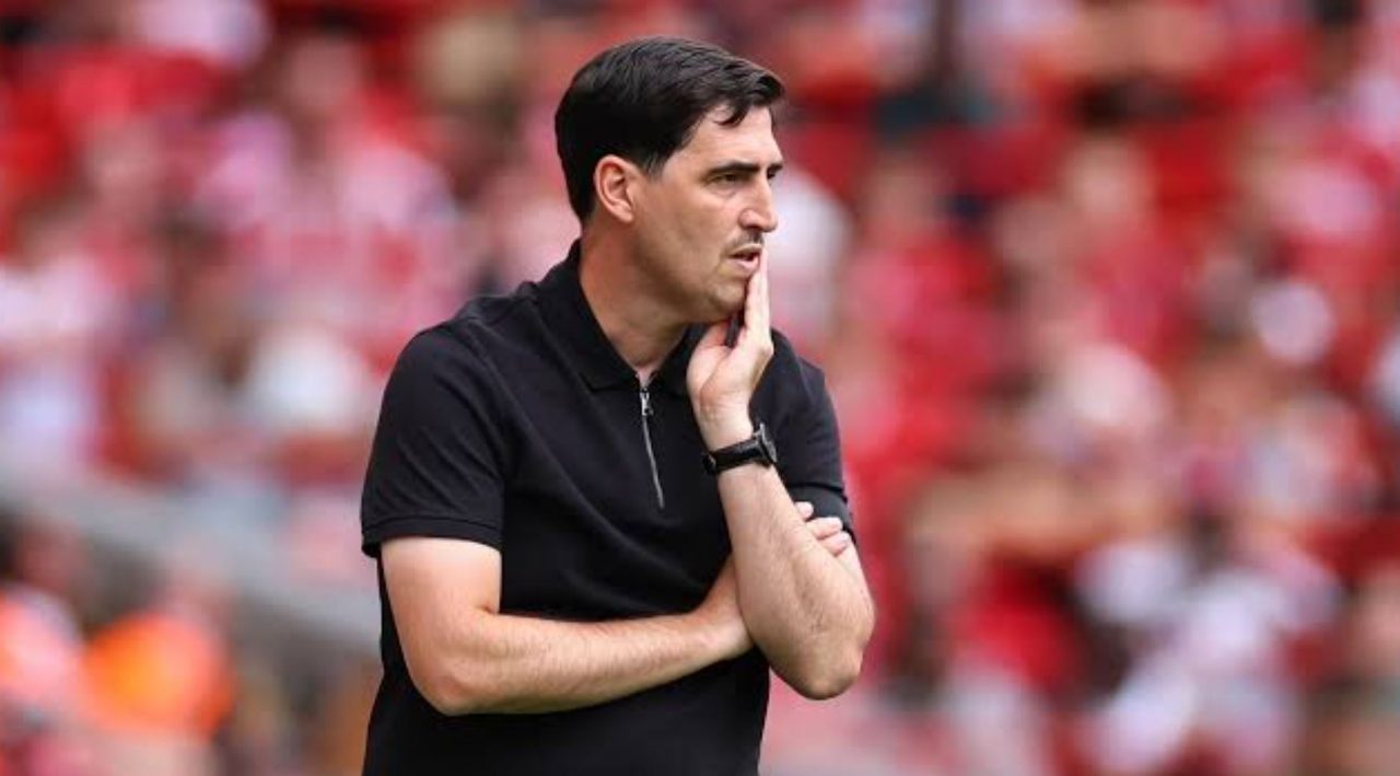 Andoni Iraola pelatih Liverpool
