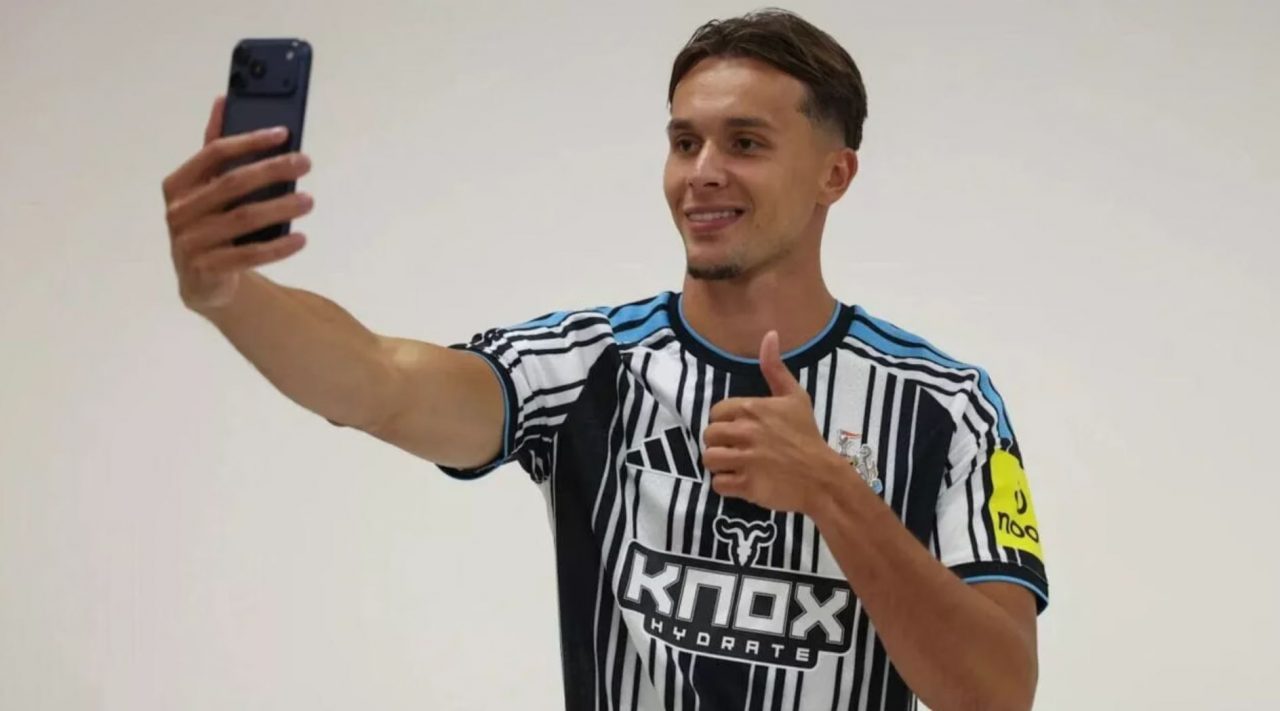 Amar Dedic pemain Newcastle United