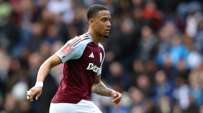 Ezri Konsa pemain Aston Villa