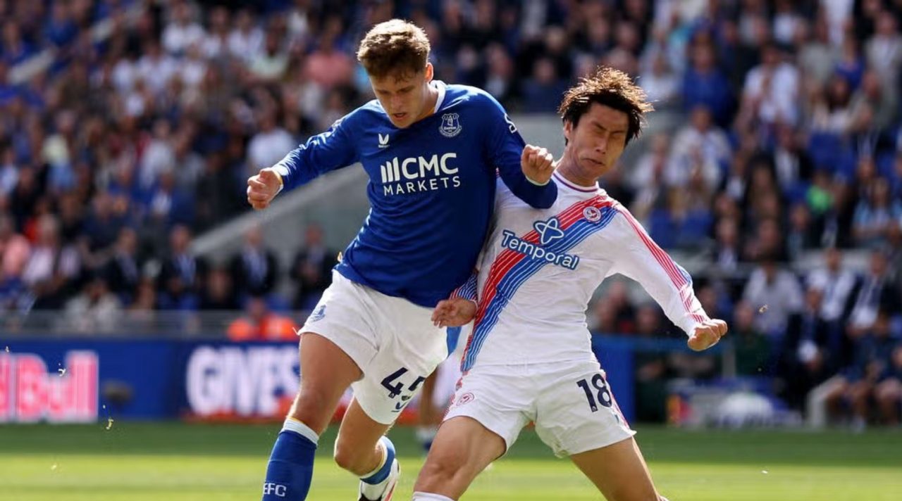 Harrison Armstrong pemain Everton