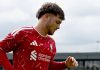 Harvey Elliott peain Liverpool