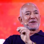 Liverpool Dapat Kucuran Rp35,8 Triliun, Opsi Bezos Jadi Pemilik Mayoritas Mulai Terbuka Jeff Bezos investor Liverpool
