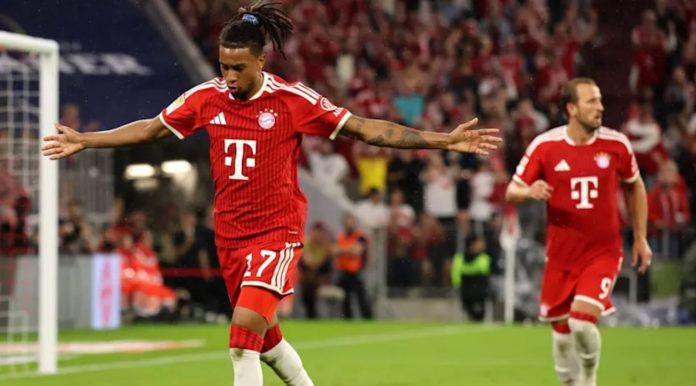 Michael Olise di laga Bayern Munchen vs VfB Stuttgart