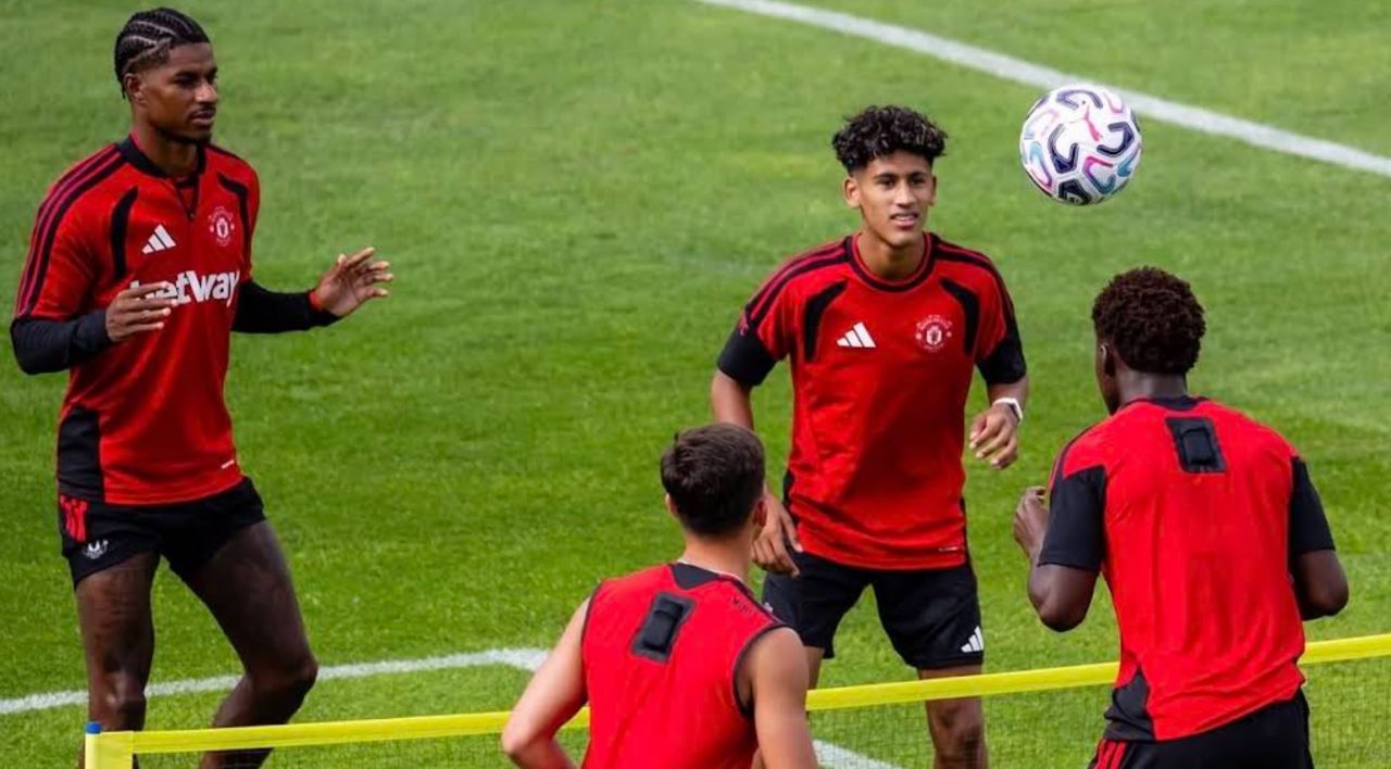 Pemain Manchester United di sesi latihan