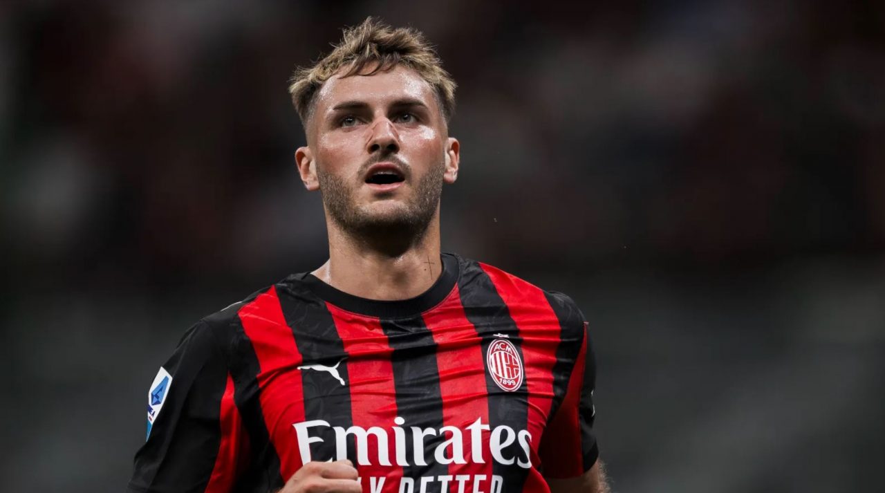 Santiago Gimenez pemin AC Milan