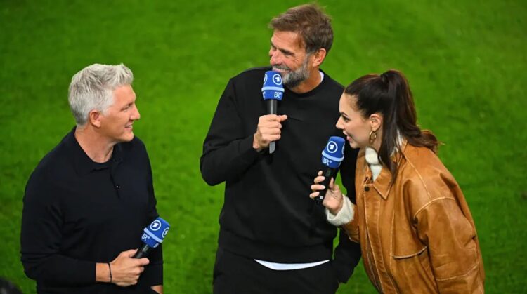 Bastian Schweinsteiger menilai Jerman sudah terjebak dalam mediokritas setelah kalah dari Yunani dan menuntut pemain bertanggung jawab.