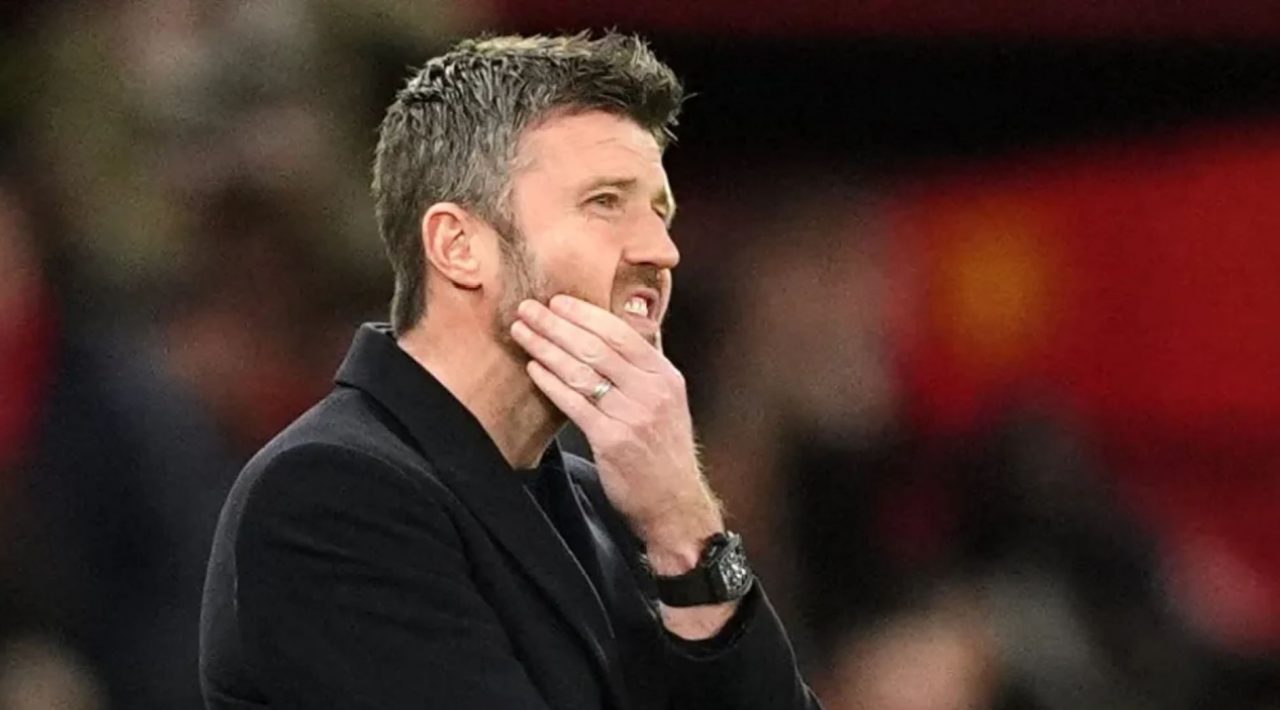 Michael Carrick pelatih Manchester United masih butuh bek kiri untuk skuad Setan Merah